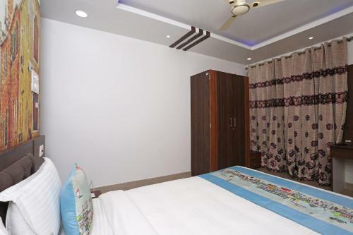 Oyo 10734 Hotel Ne Residency
