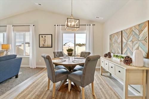 New Model Like Home In Meridian With 3 Bedrooms