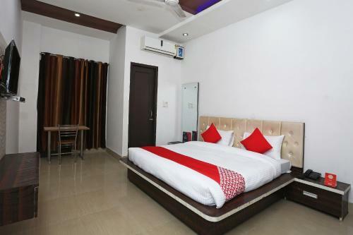 Oyo 28227 Hotel Abhinandan