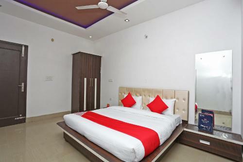 Oyo 28227 Hotel Abhinandan