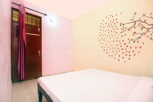 Hotel Spot On 37127 HC Palace
