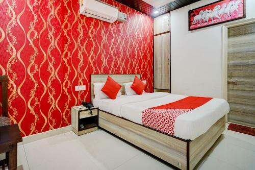 Oyo 81853 Hotel G Plaza