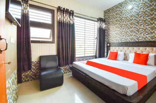 Oyo Flagship 64839 Hotel Sunshine