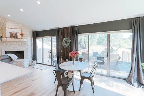 Stylish Waterfront Townhouse With Boat Slip, Pet Friendly