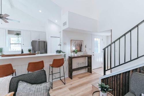 Stylish Waterfront Townhouse With Boat Slip, Pet Friendly