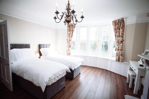 Stunning 6 Bedroom Farmhouse In Hellingly