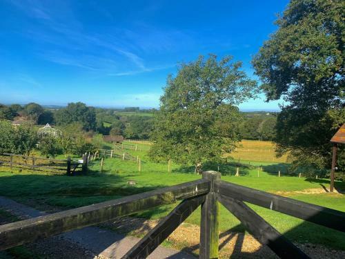 Stunning 6 Bedroom Farmhouse In Hellingly