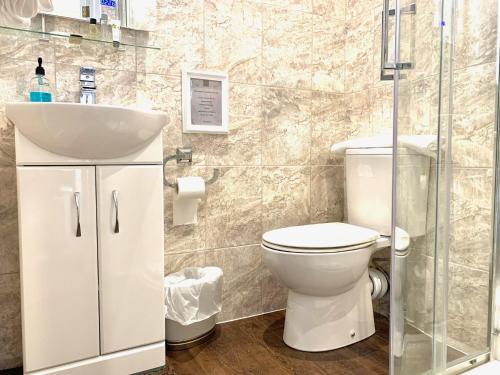 Stunning 6 Bedroom Farmhouse In Hellingly