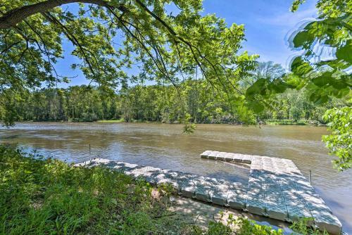 Riverside Hideout 3 Mi To Dtwn Cedar Falls!
