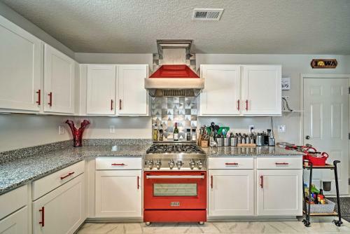 Dewitt Home With Patio, Fire Pit, And Gas Grill!