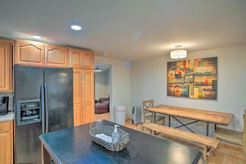 Charming Iowa Abode Near Knoxville Raceway!