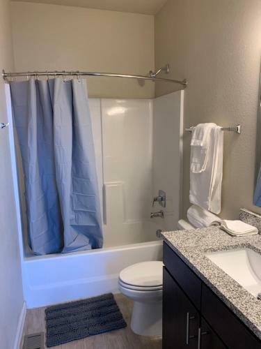 Elegant 4br Apartment The Nest Lawrence With Pool