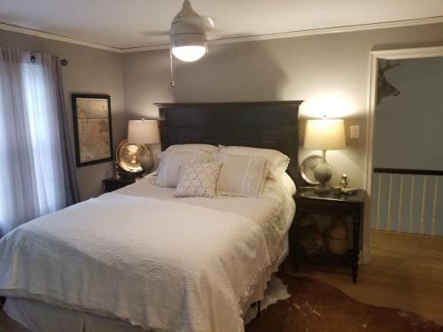 Complete Bnb Presents Tkw3121, Marvelous Upscale 3br, 2bath Home