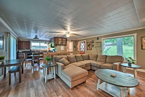Lake Barkley Home Private Dock, Kayaks, Fire Pit