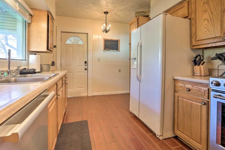 Charming East Bernstadt Home On 5 5-acre Farm