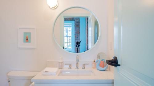 Apartamento Pickle Factory Soda Pop Whimsical Fun Studio