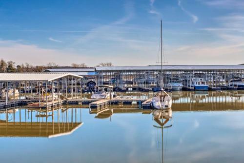 Kentucky Lake House With Great Outdoor Space!