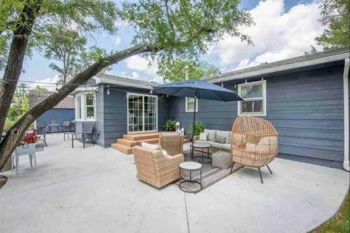 Renovated Oasis, 4 Bedroom/outdoor Dining