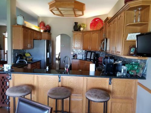 A Great Place To Stay! Downstairs Br#1
