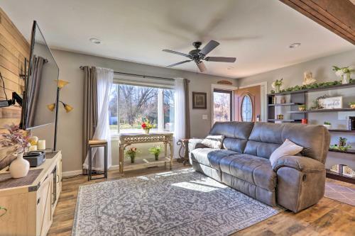Quaint Creekside Cottage With Porch And Backyard!