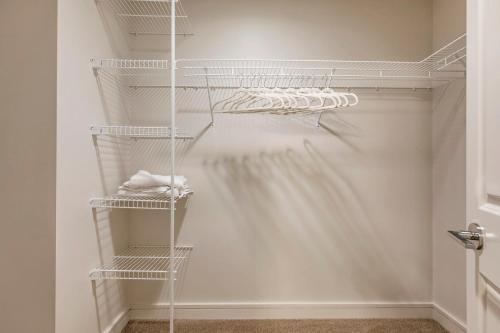 Apartamento Two Luxurious Highrises On The Same Floor By Cozysuites