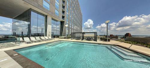 Apartamento Two Luxurious Highrises On The Same Floor By Cozysuites