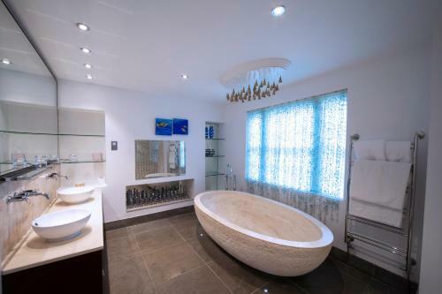 Cotswold House Hotel And Spa - "a Bespoke Hotel"