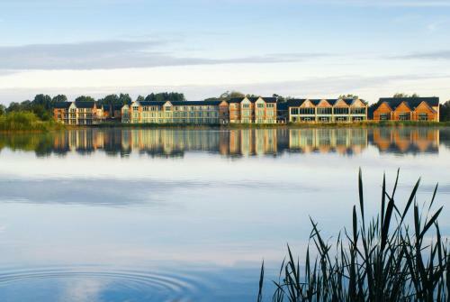 Aparthotel Cotswold Water Park Four Pillars Apartments