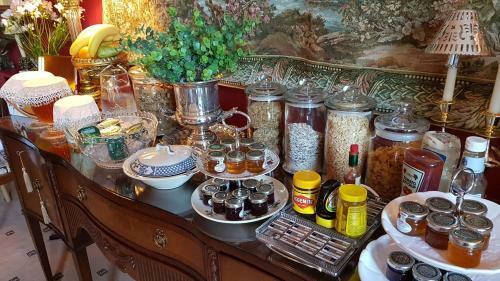 Bed & Breakfast Holywell House