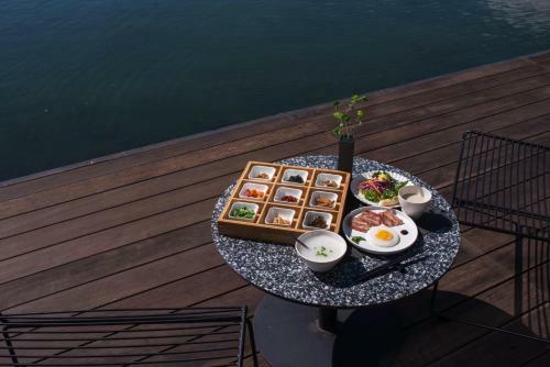 Yakamoz Erhai Hotel