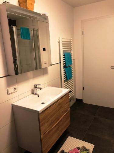Apartamento Moderne Ferienwohnung Mit Terrasse Und Garten