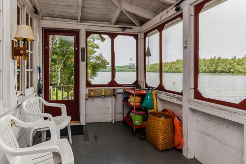 Boulder Pointe Cottage