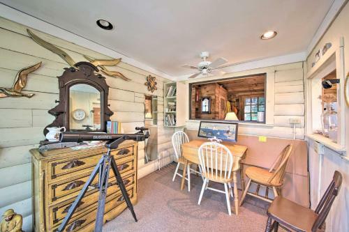 Cozy Cottage On Cat Cove With Wraparound Deck!