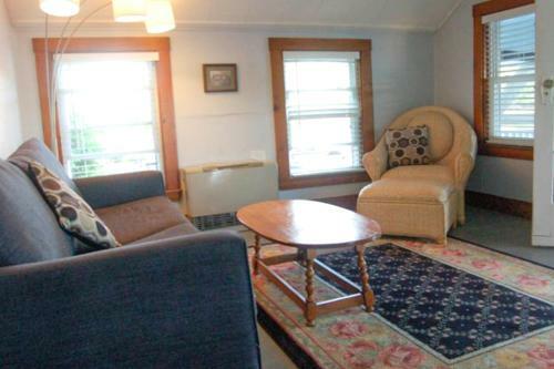 Bayview Cottages & Retreats