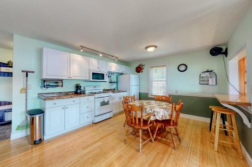 Bayview Cottages & Retreats