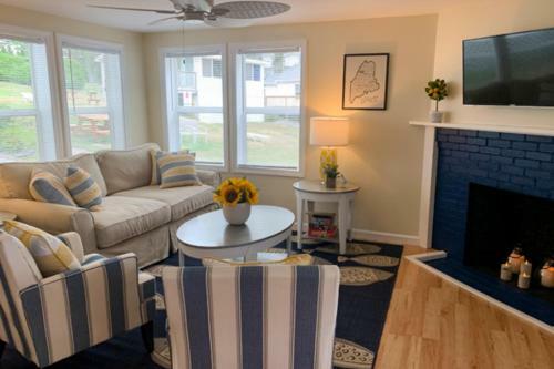 Lakehouse Cottage