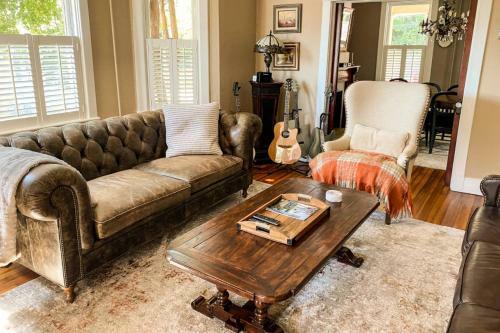 Deep In The Heart Of Crabtown