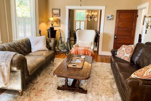 Deep In The Heart Of Crabtown