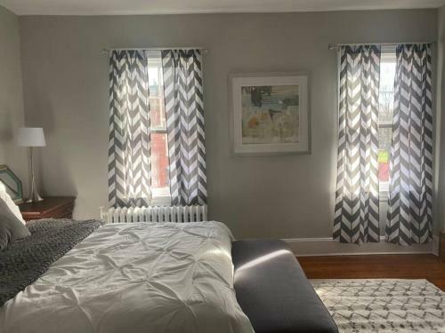 Spectacular Location Two Bedroom State Circle Apartment