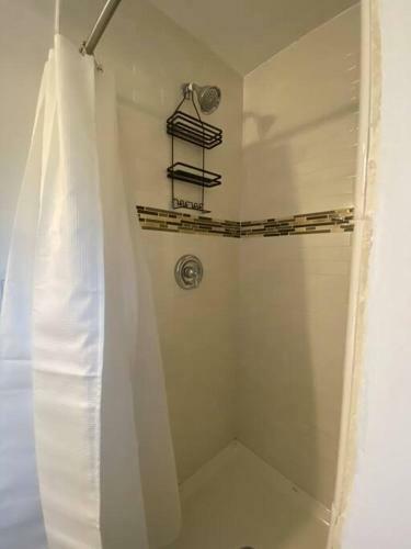 Spectacular Location Two Bedroom State Circle Apartment