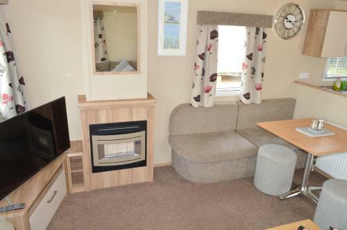Stunning Luxury 6 Berth Caravan Tattershall Lakes