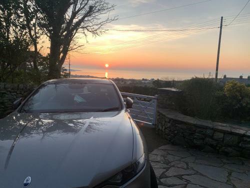 Amazing 3-bed Cottage In Llanfair With Ocean Views