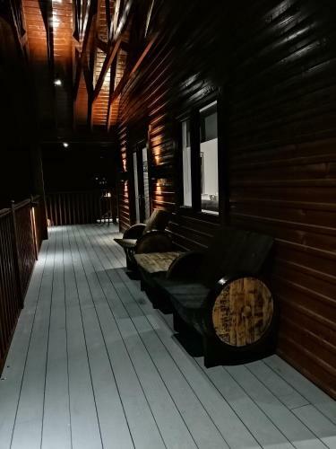 Lovely 3-bed Cabin In Meigh