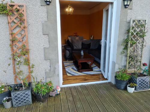 Stunning Sea View Immaculate 4-bed Family House