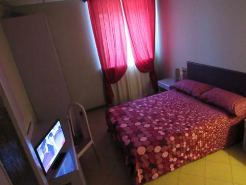 Hostal B&B The Sun Swimming & Pool