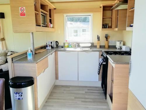 Static Caravan Hire Sand Le Mere Holiday Village