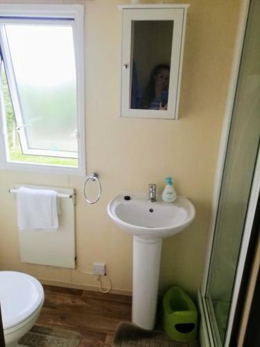 Static Caravan Hire Sand Le Mere Holiday Village