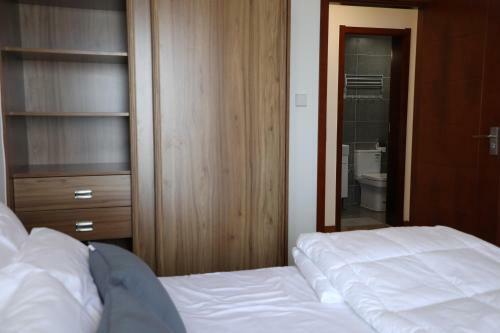 Impeccable 2-bed Apartment In Astoria- Colombo 3