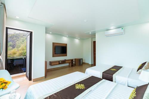 Dzung Lai Bay View Hotel