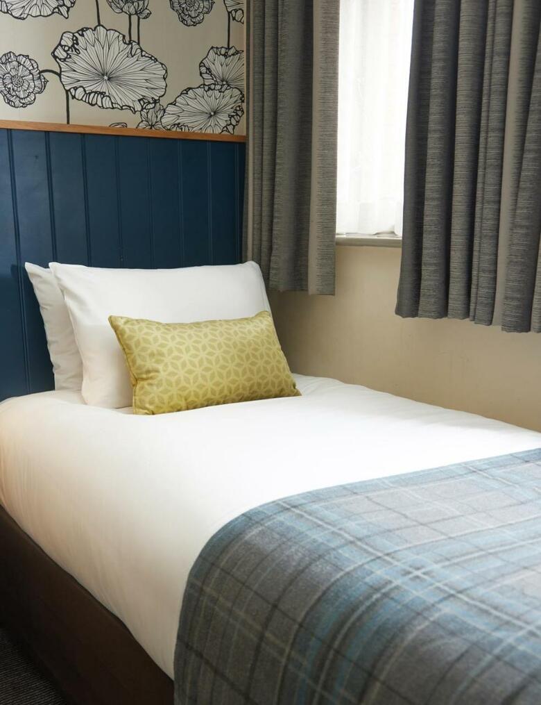 Red Lion Hotel